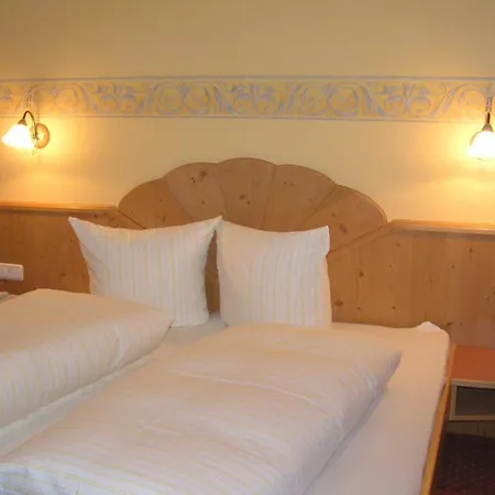 فندق مبيت وإفطار Haus Fallesin
