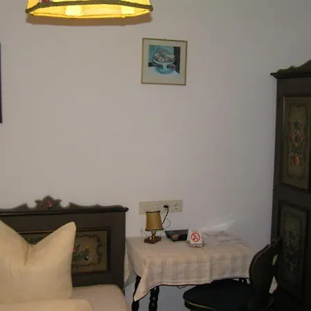 Haus Fallesin Bed & Breakfast 4*