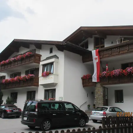 Haus Fallesin לינה וארוחת בוקר