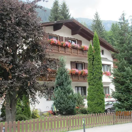 Bed & Breakfast Haus Fallesin *