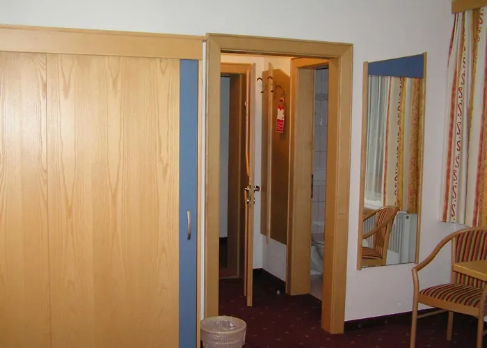 Haus Fallesin לינה וארוחת בוקר 4*